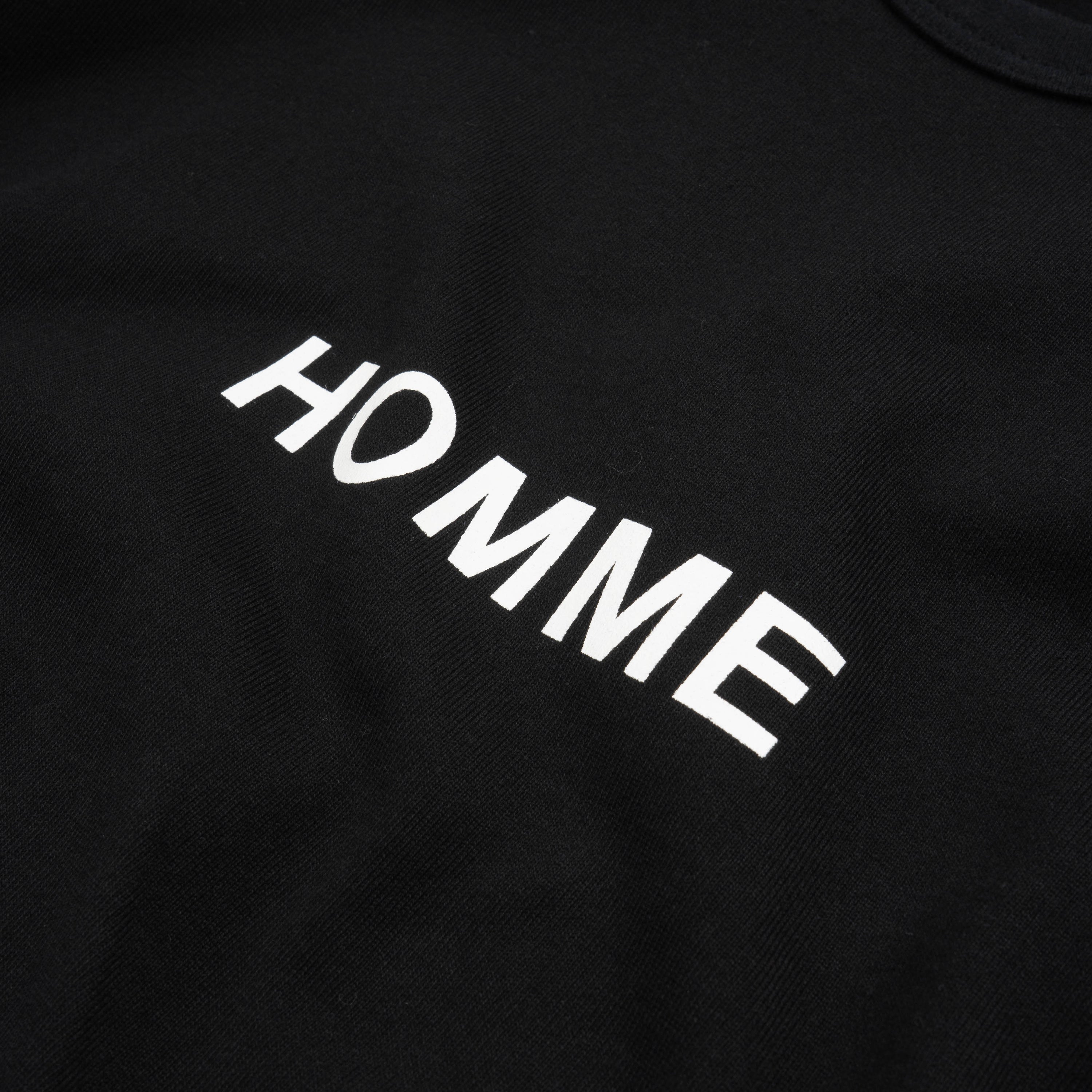 HOMME script logo printed at chest