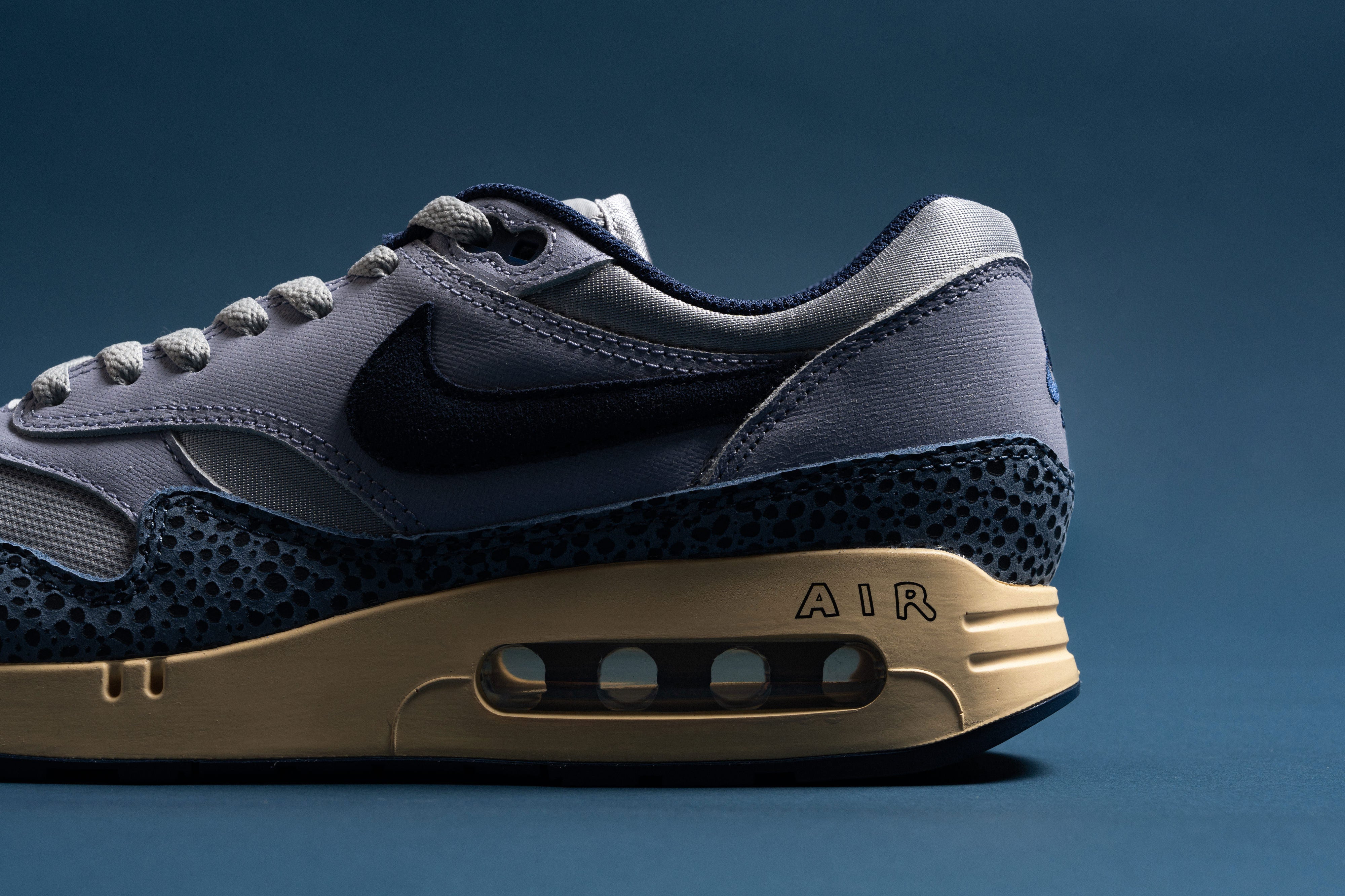 Nike sketch air max deals