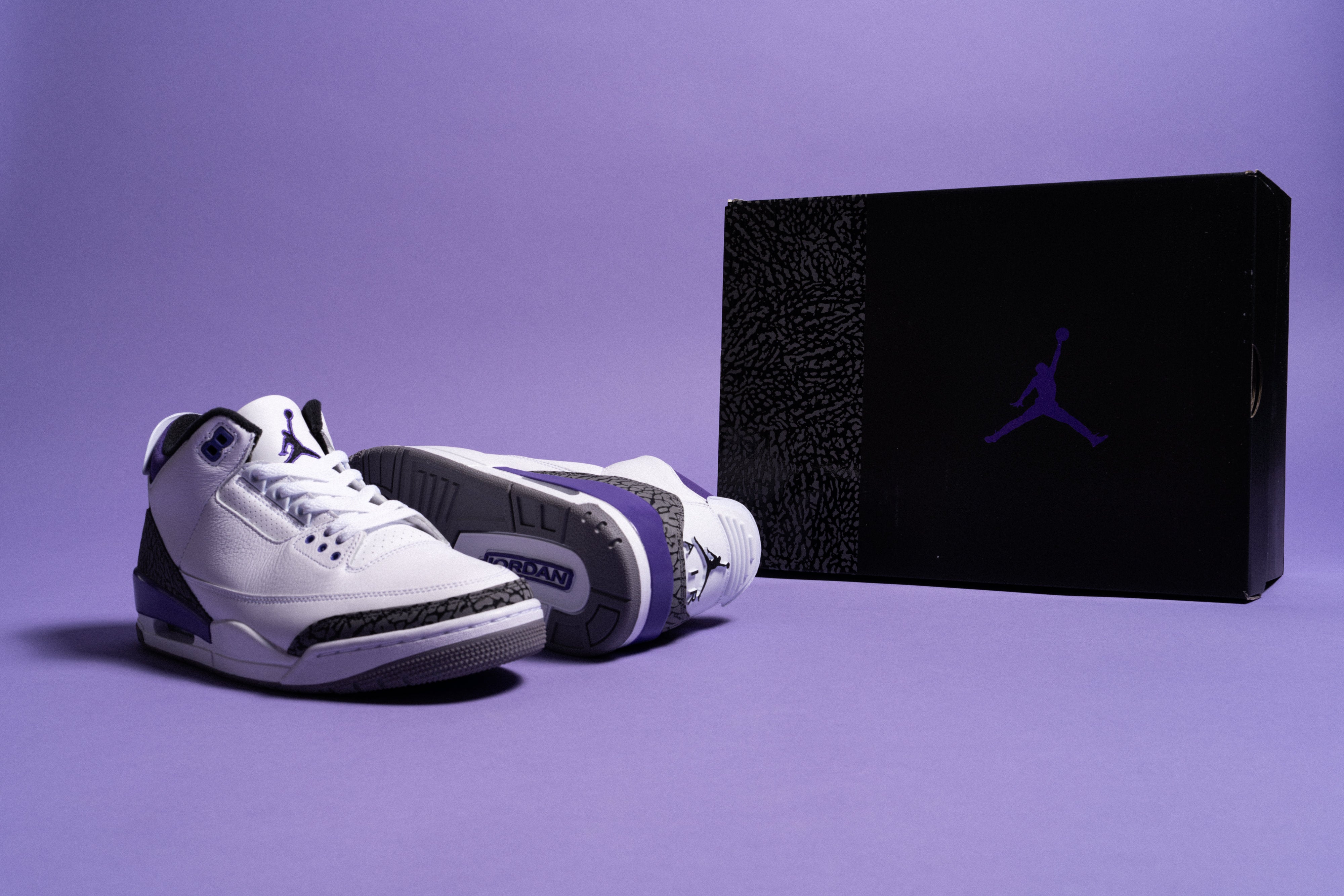 Jordan 3 22 on sale