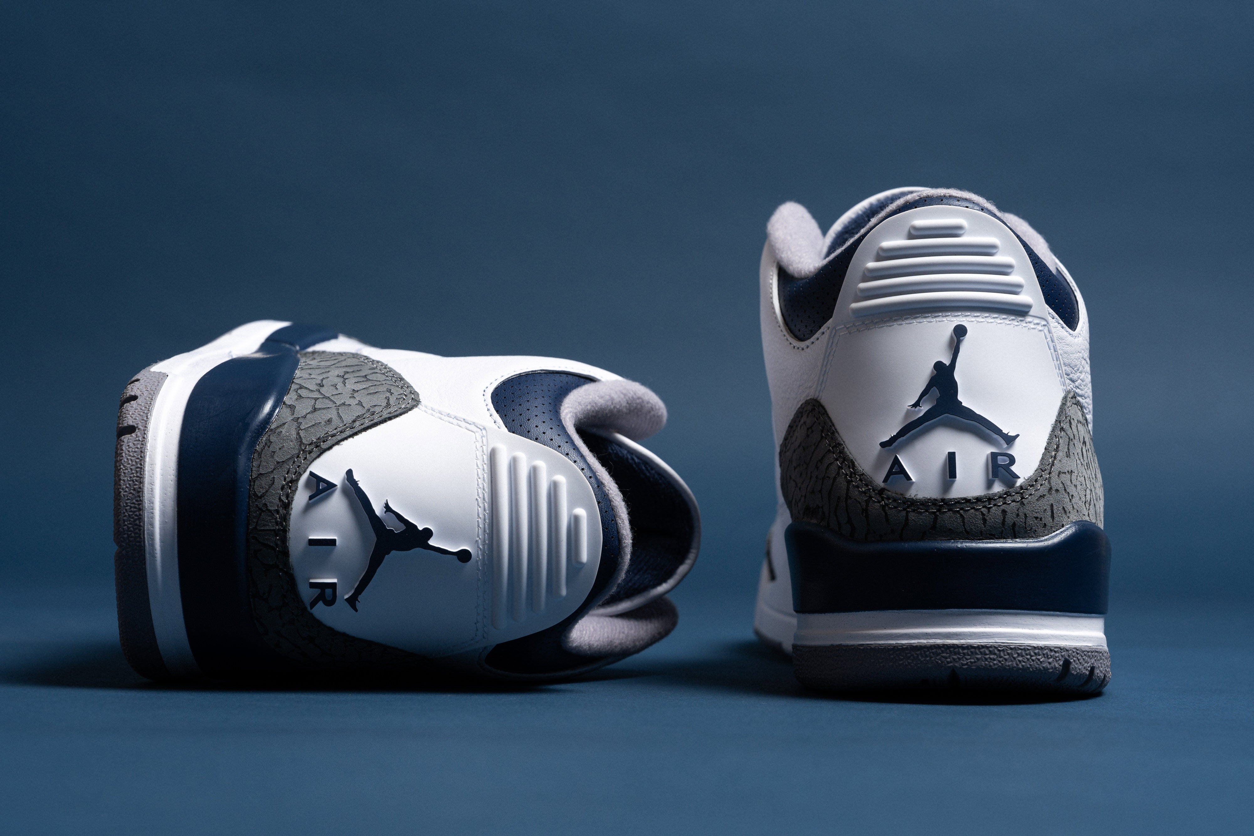 Air Jordan 3 Retro Midnight Navy 16 12 23 Capsule
