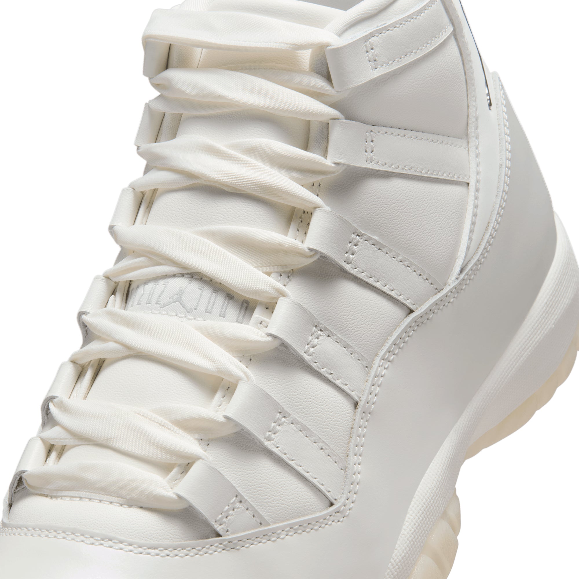 Women's Air Jordan 11 Retro Pearl AR0715-110