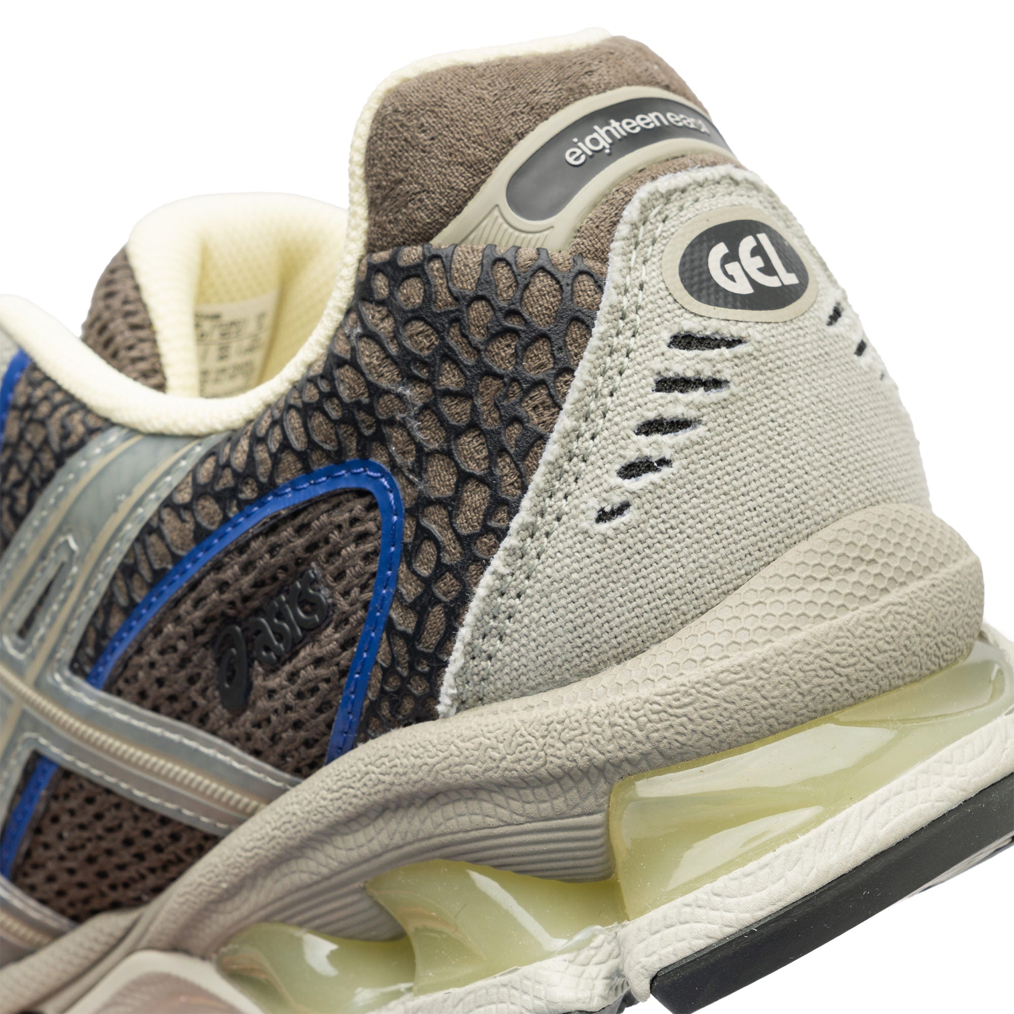 バツマル 18 East Gel-Nimbus 10.1 Canteen 1203A968-200 – Capsule