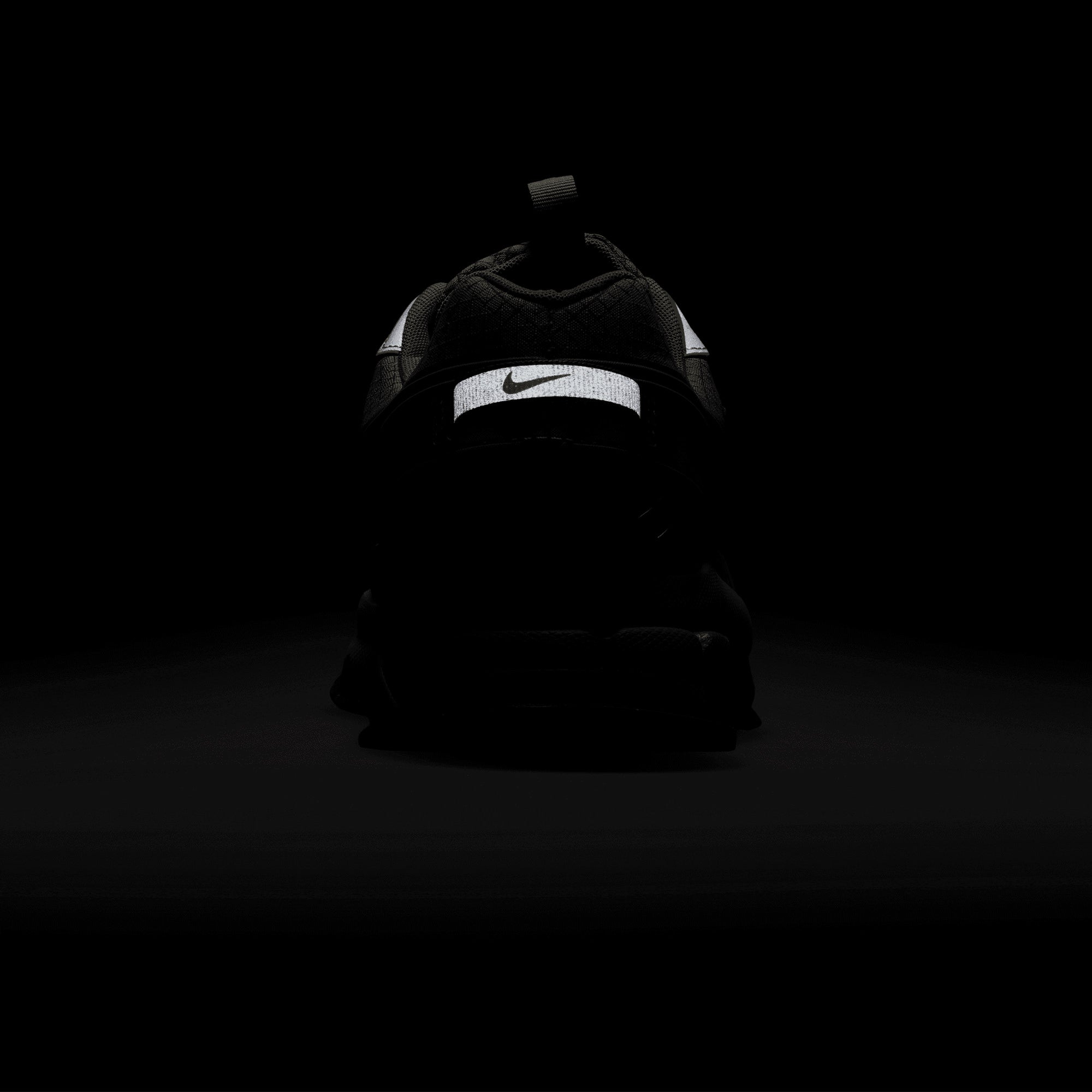 Nike Zoom Vomero Roam MTLC PEWTER HV6901-001