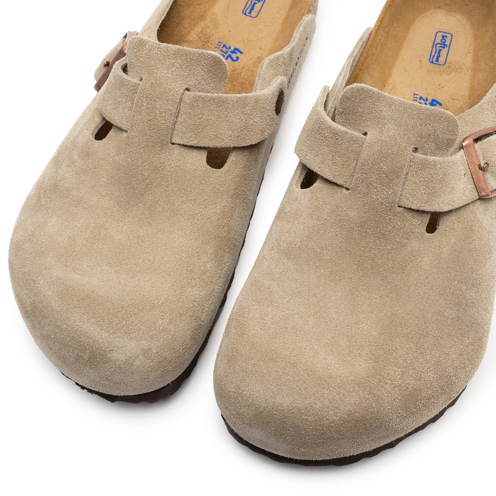 Cushioned suede footbed lining