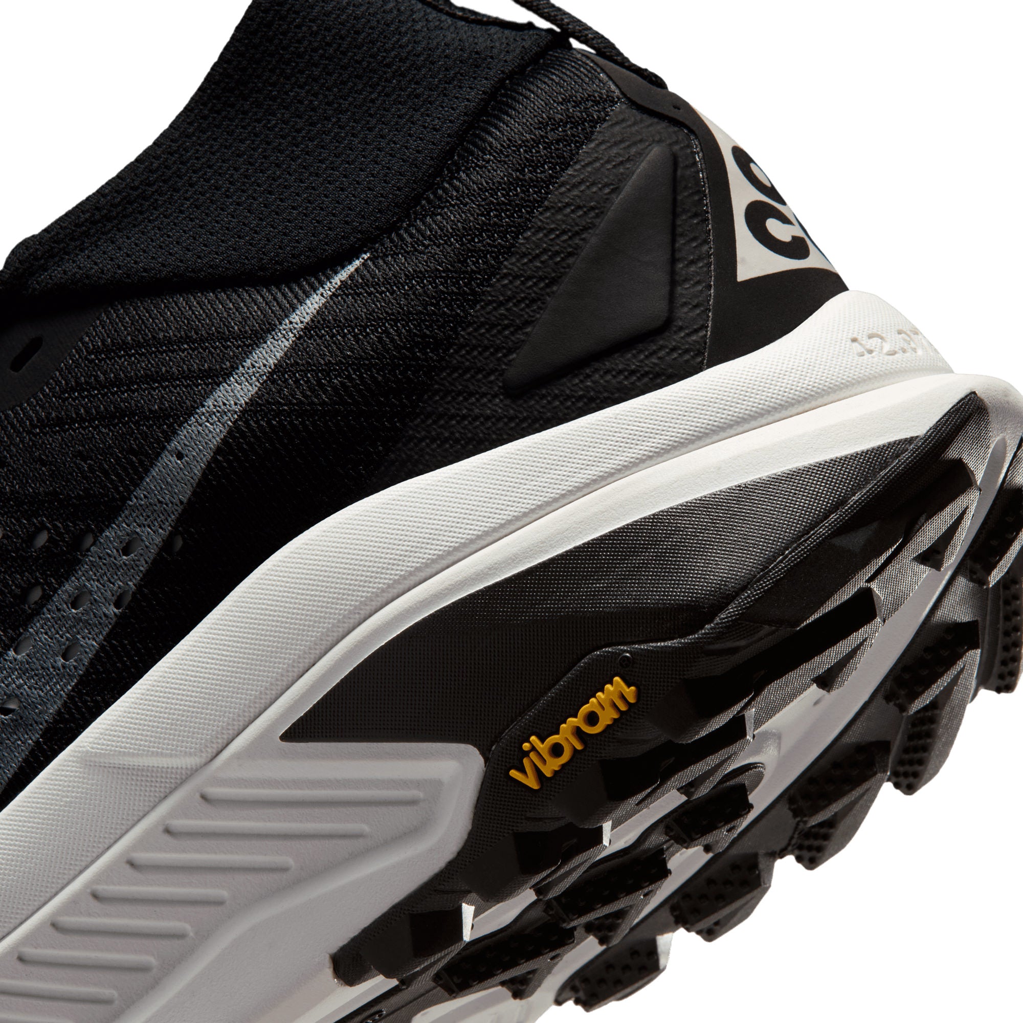 Nike ACG Zegama BLACK/SUMMIT WHITE HV8113-001