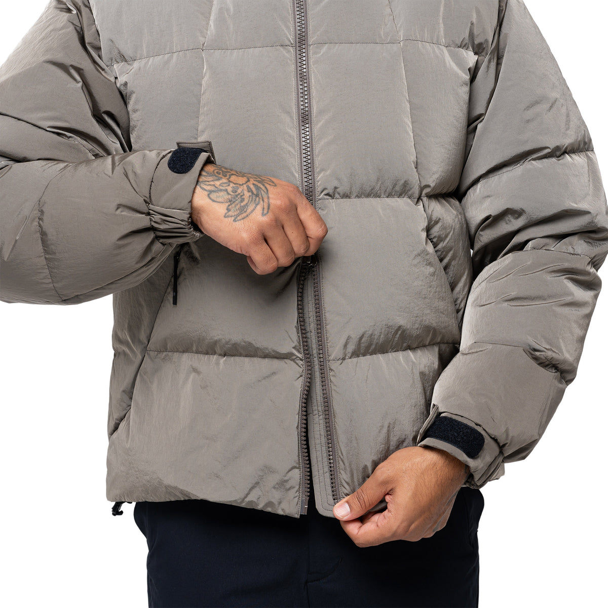 Dope Dyed Ripple Nylon Down Jacket Woody Beige GL26330
