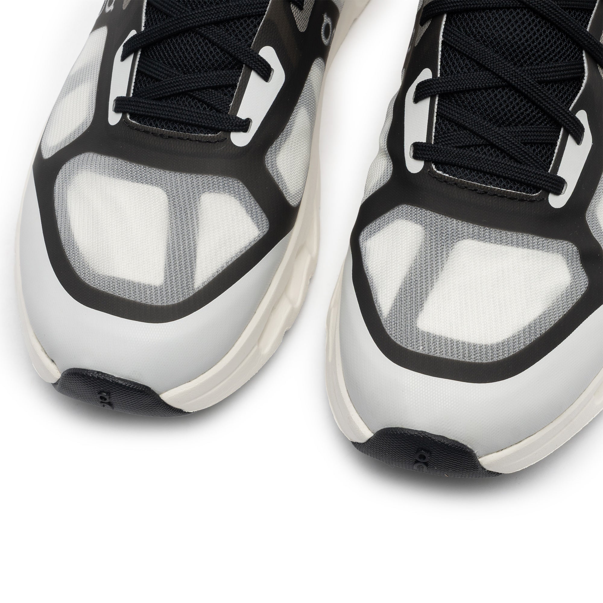 Cloudtilt Remix Black 3MG10271430