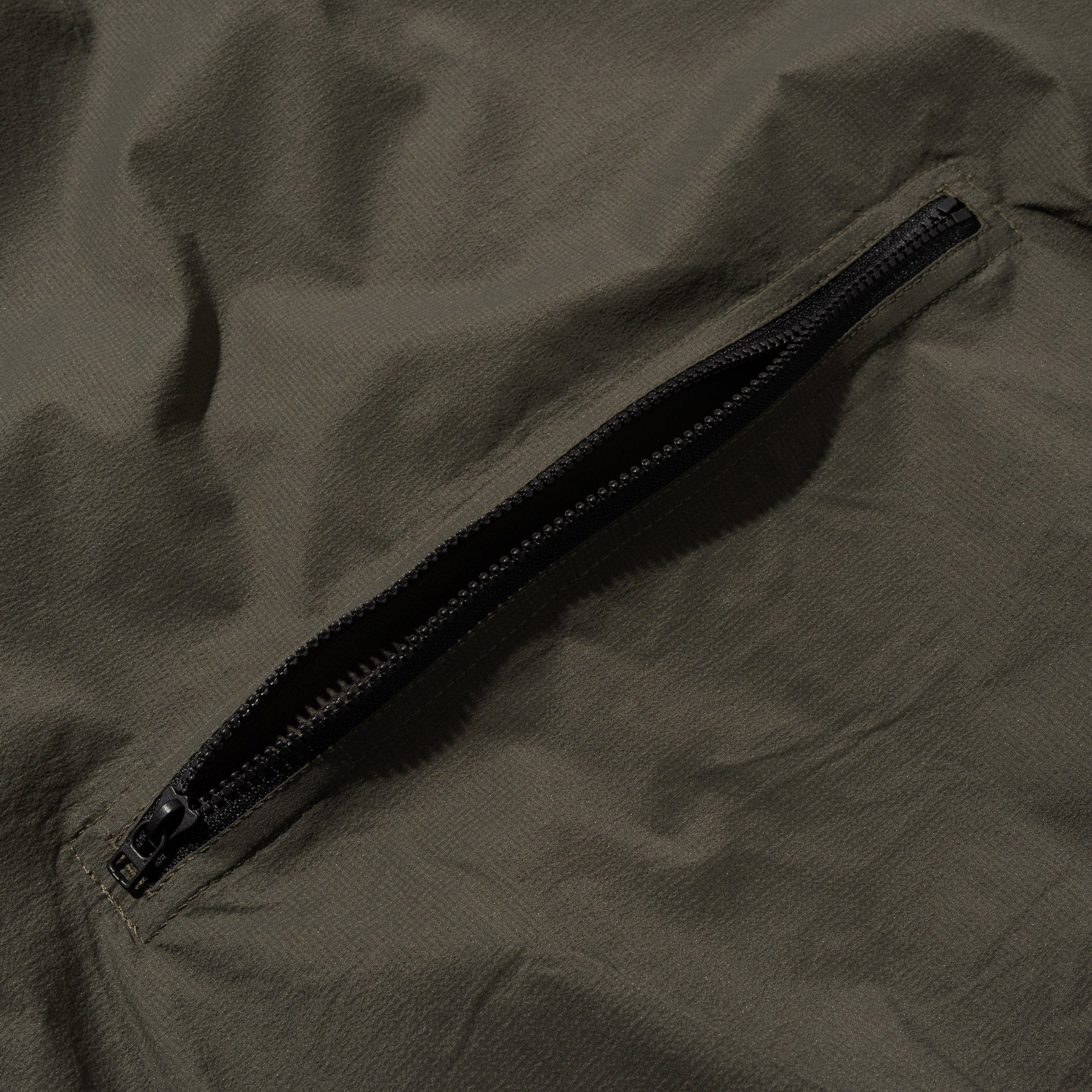 TNF Red Box Wind Jacket Taupe Green NF0A8EFW21L1