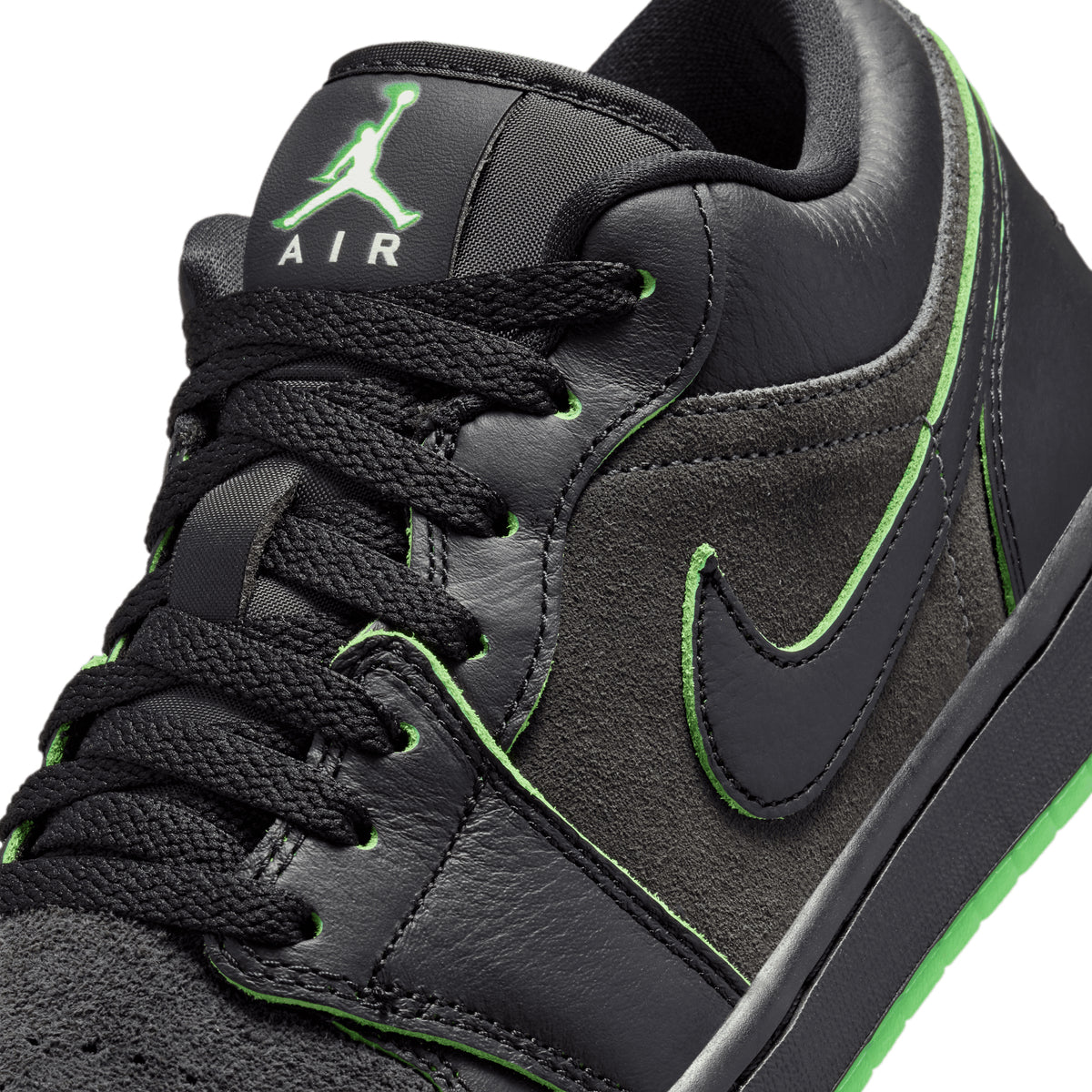 Air Jordan 1 Low SE BLACK/BLACK-SCREAM GREEN IQ5494-001