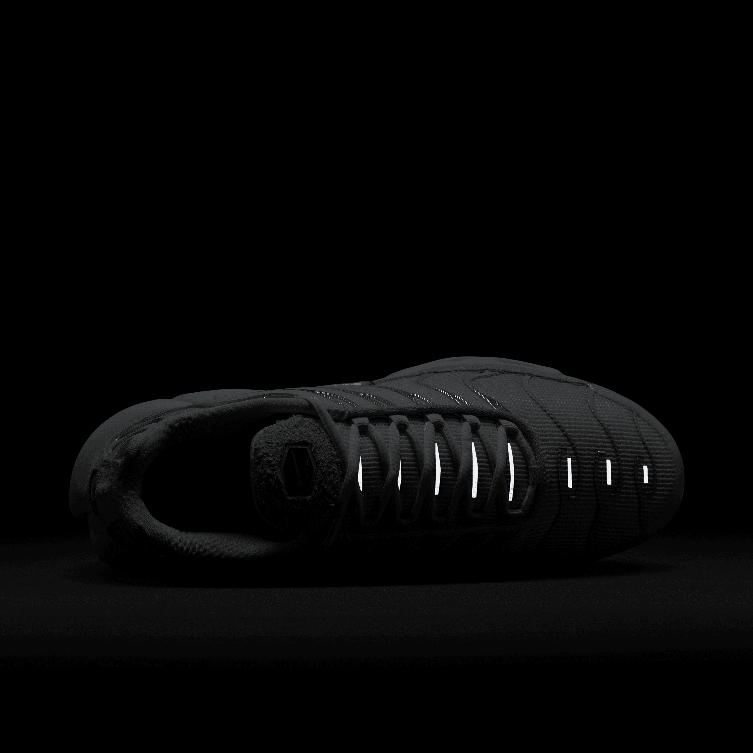 Air max sales plus black/black/pure platinum