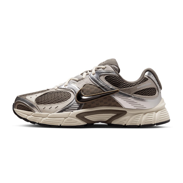 希少 00s NIKE イタリア製 ナイロン サイクリング レーシング Nike V5 RNR CAVE STONE HJ5228-200 – Capsule