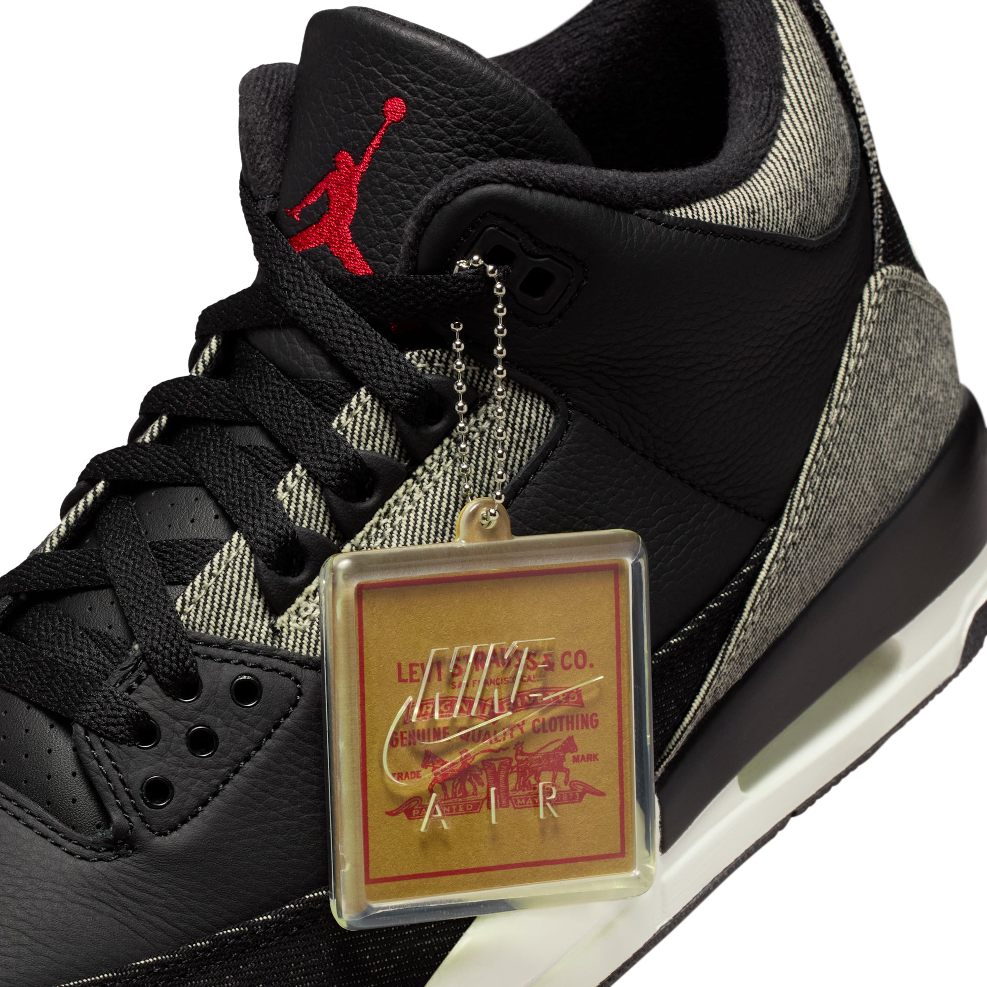 Air Jordan 3 x Levi's Black and White IR0914-400