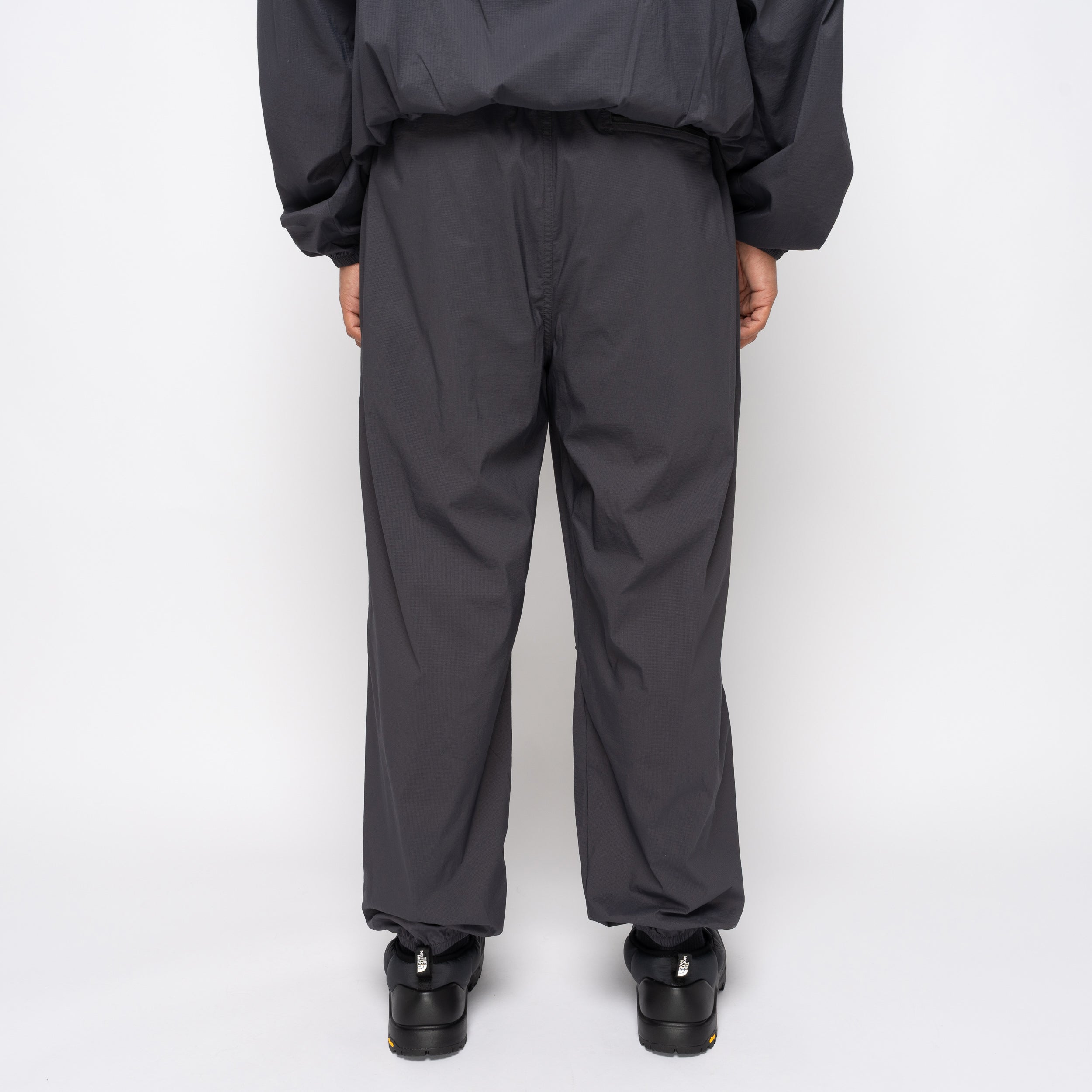 TNF Red Box Wind Pant Obsidian NF0A8EFV