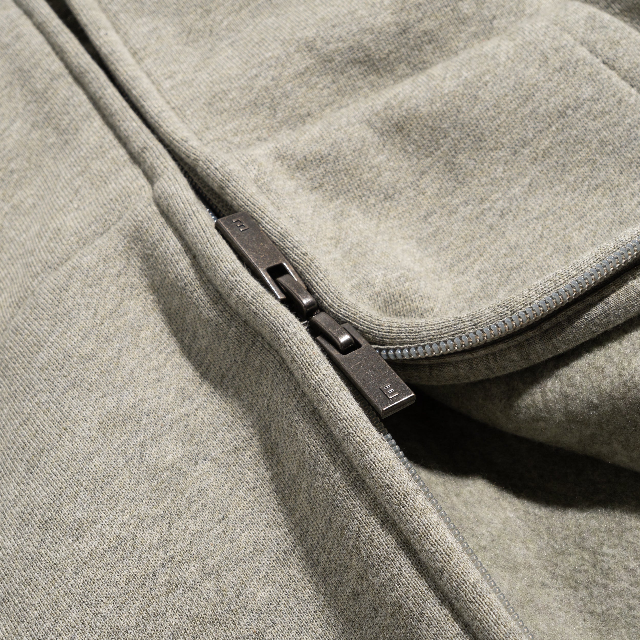 Classic Fit Fleece Zip Concrete 192SP254785F