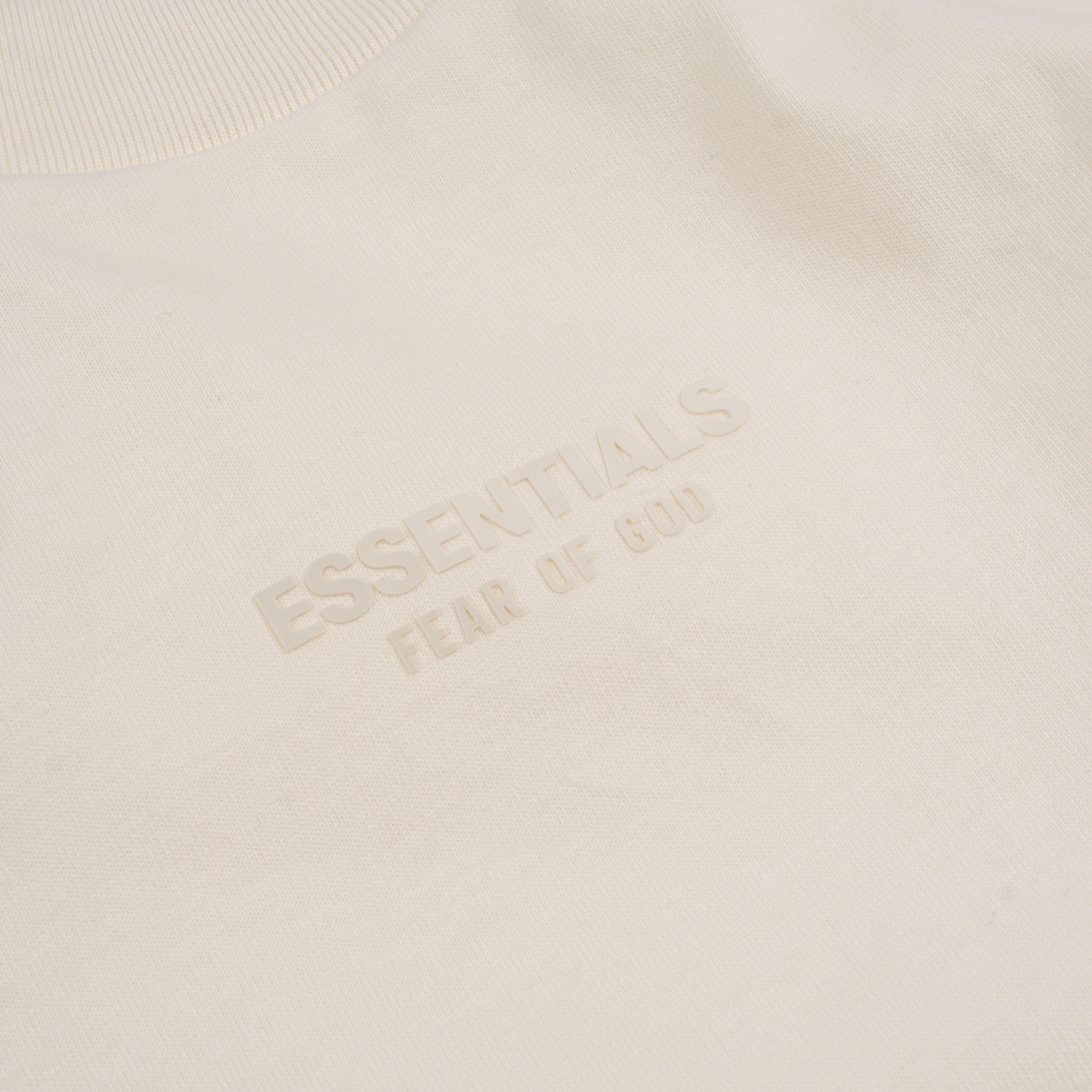 Essentials Tee Core FW23 Cloud Dancer