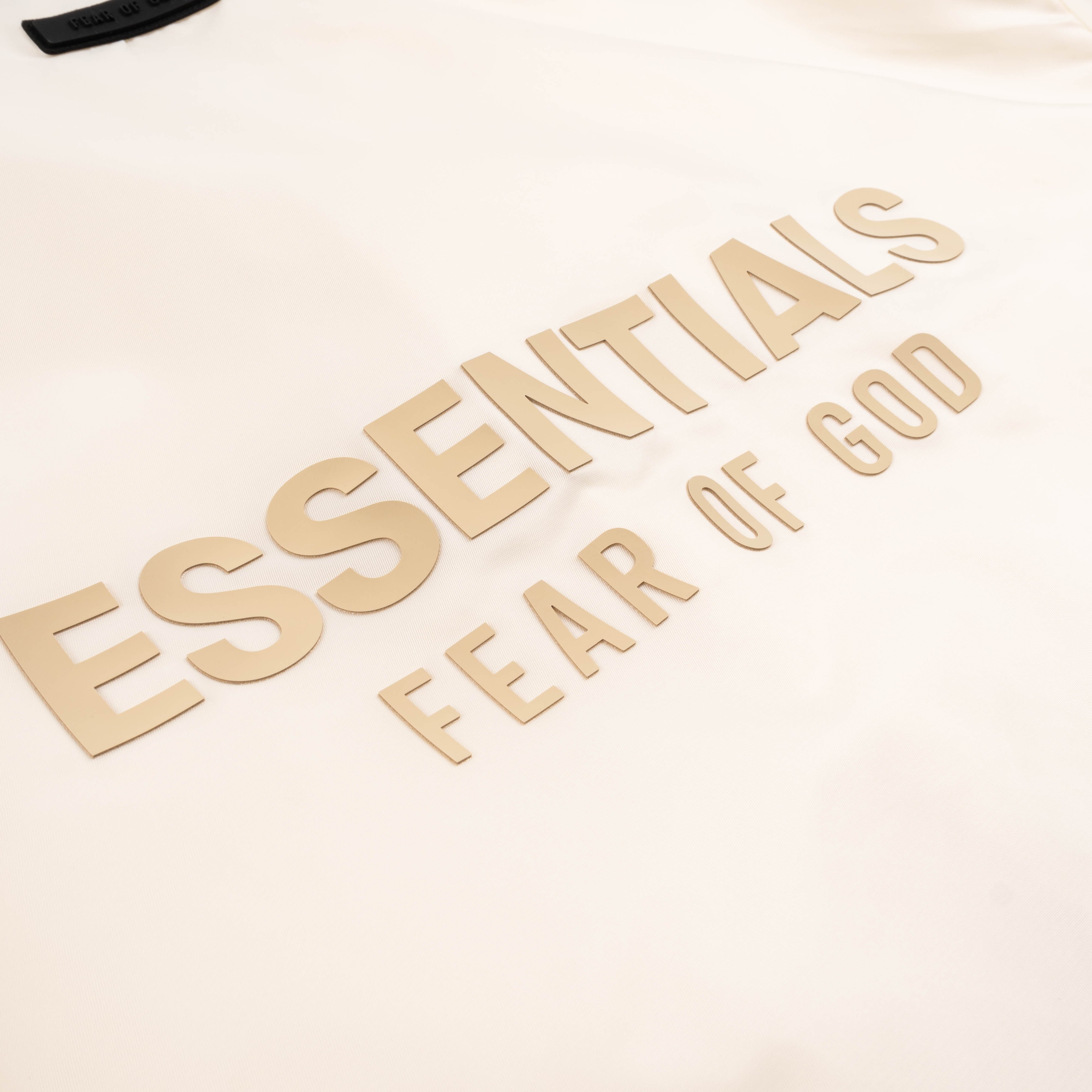 Essentials Coaches Jacket FW23 Cloud Dancer