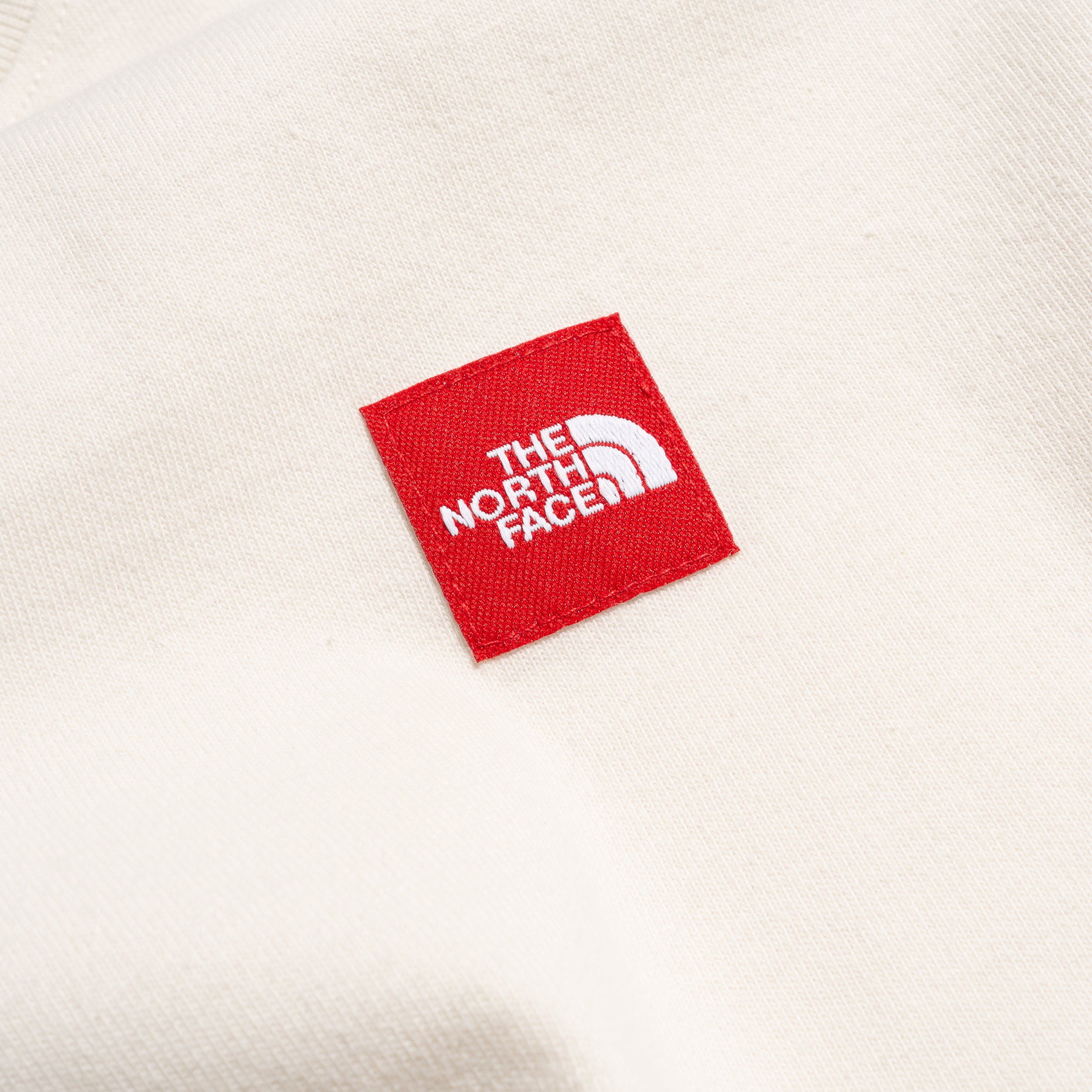 TNF Red Box LS Tee Dune NF0A8EG4