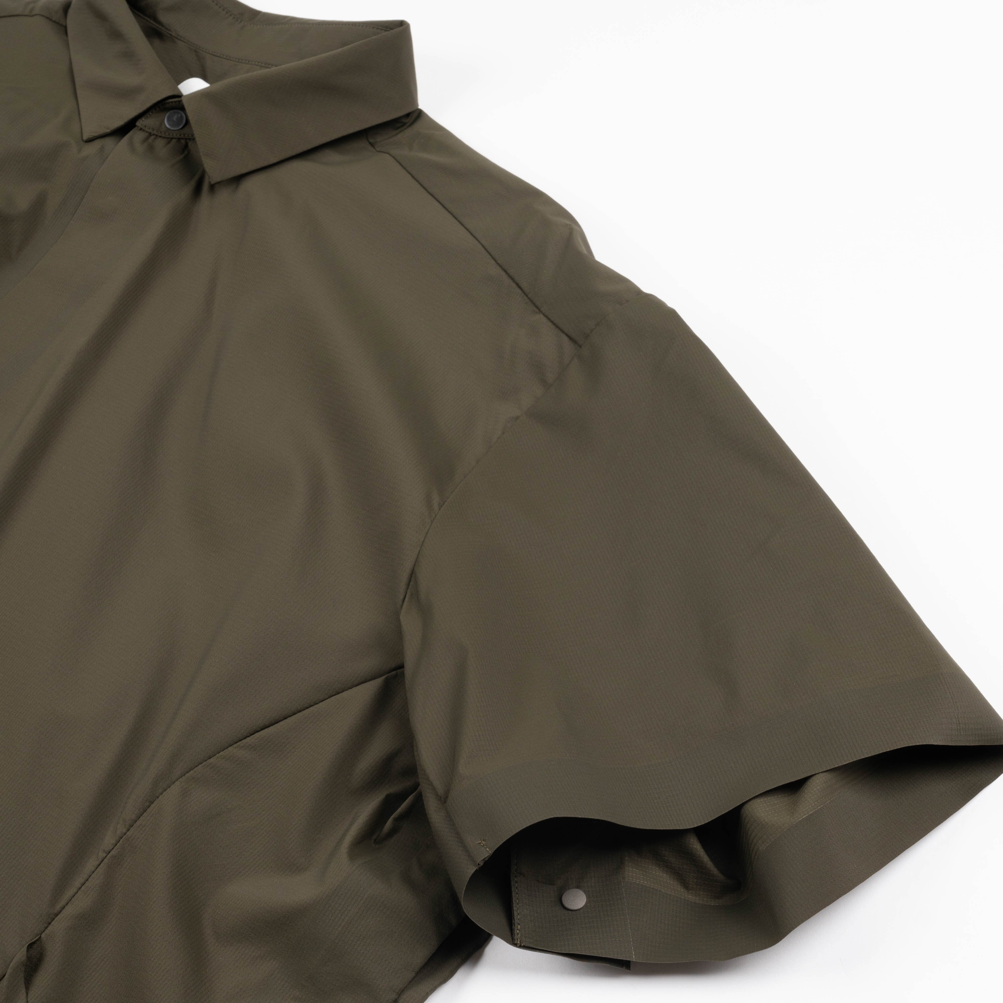 Goldwin 0 Wind Shirt Leaf GZ54102 – Capsule
