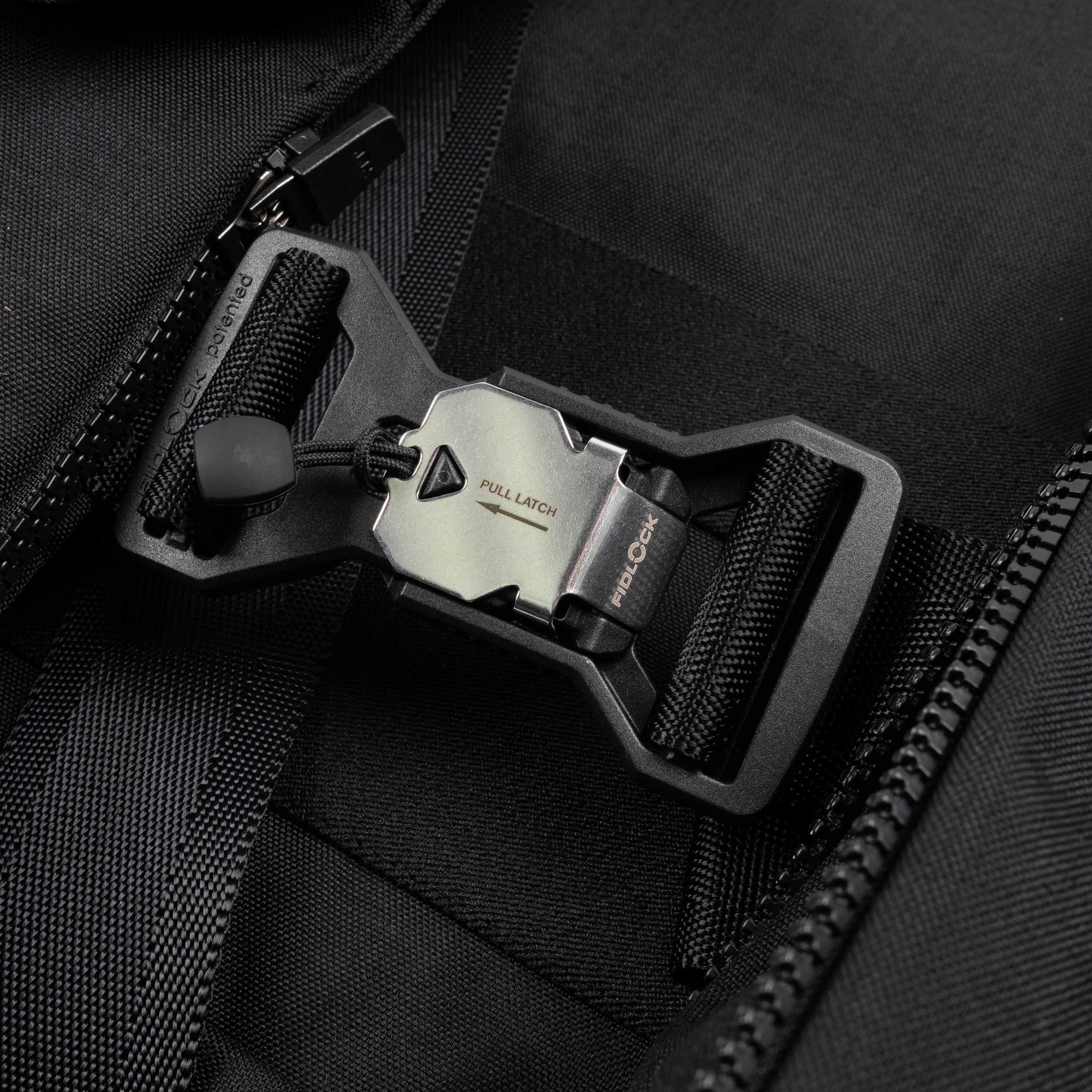 Zippered compartment at back x MXDVS Cargo Vest Black WM-K201-S24