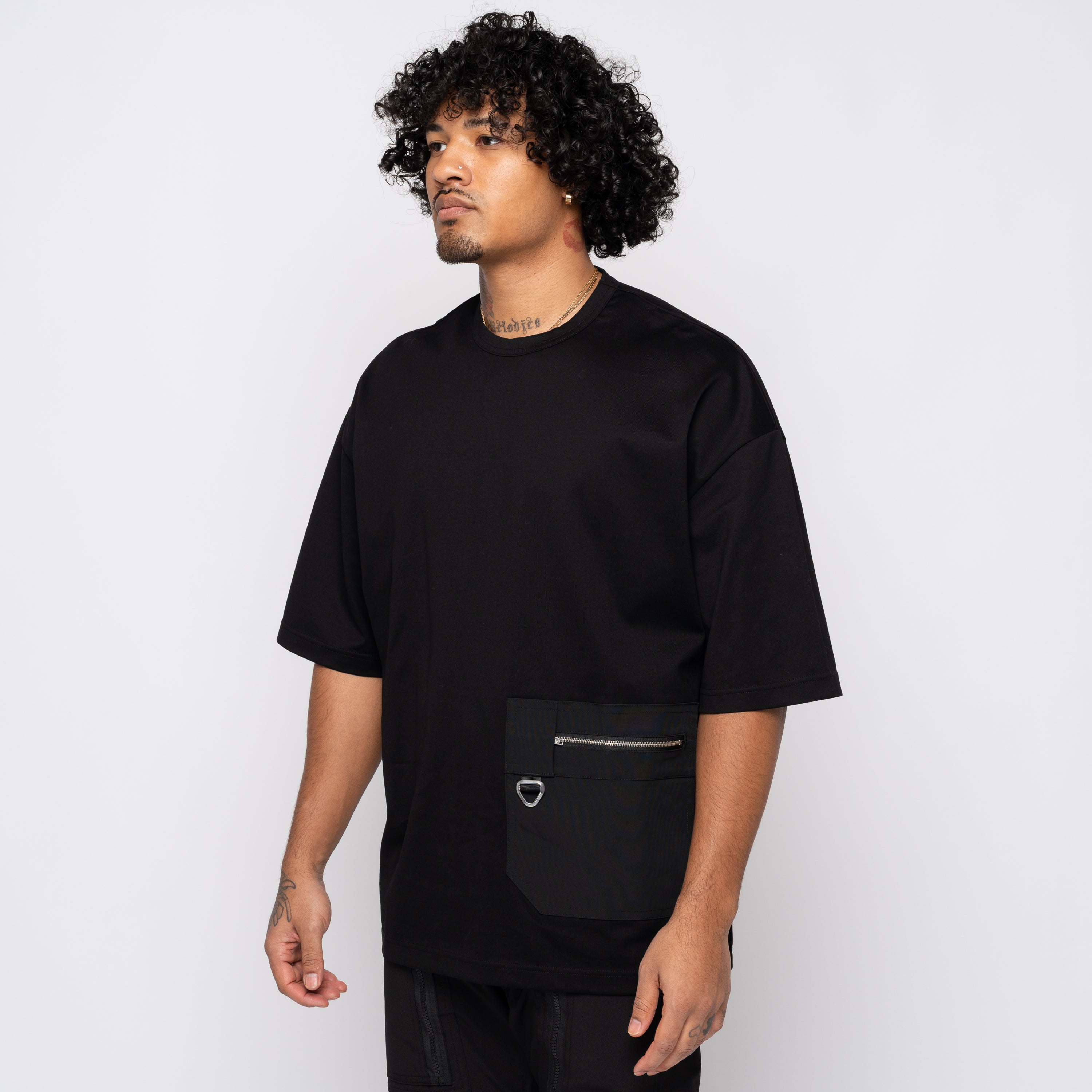 JW MAN Zipper Pocket D-Ring Tee Black WM-T002-051 – Capsule