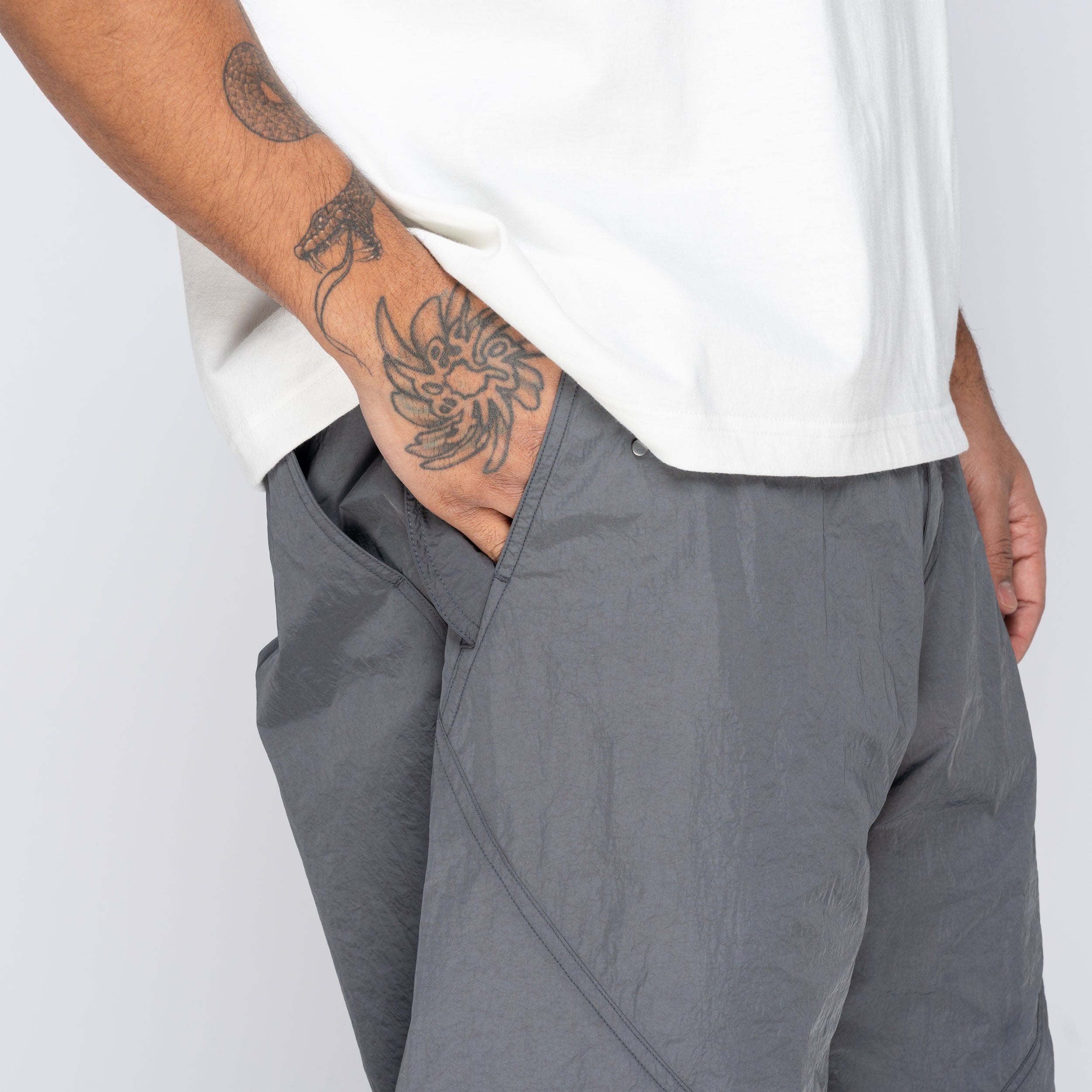 Helicoid Shorts Zinc Grey GZ75154 – Capsule
