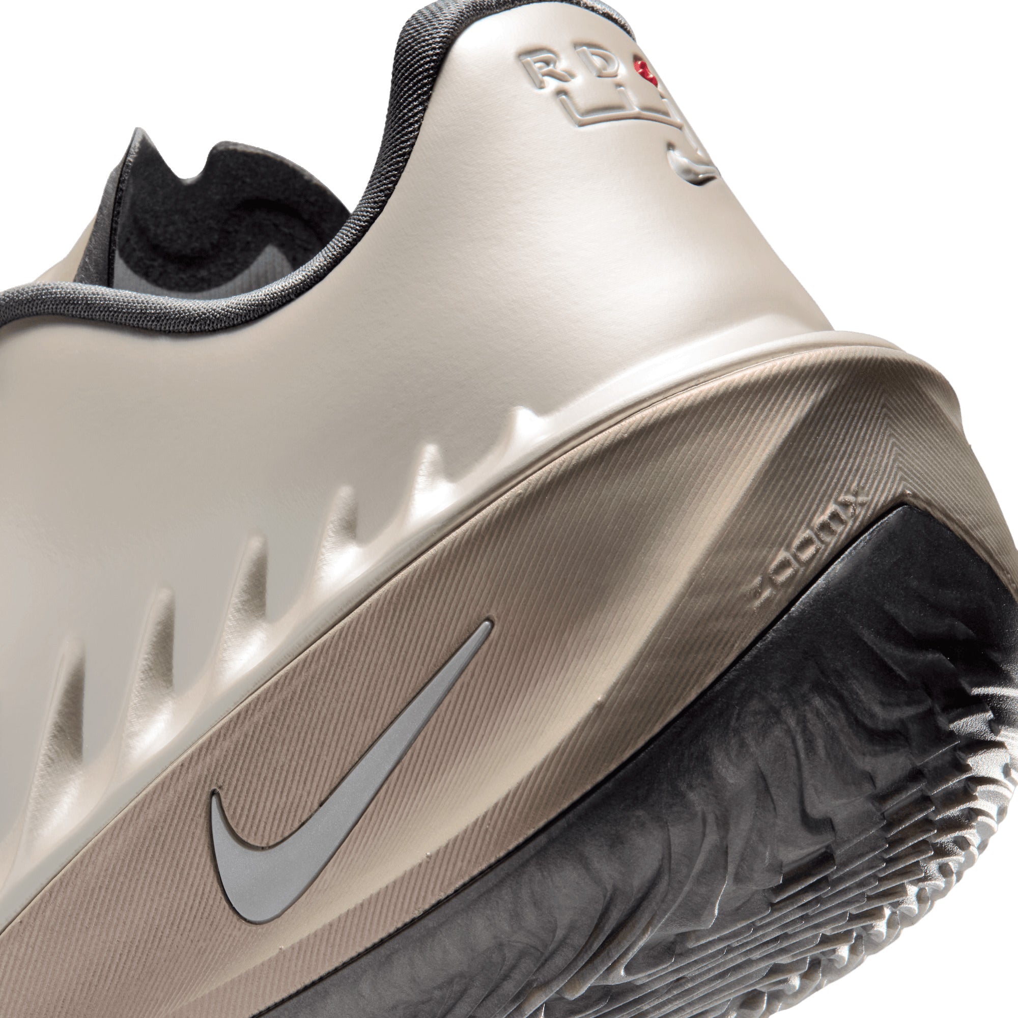 Nike G.T. Cut 4 Rob Dillingham METALLIC SILVER IR1829-001