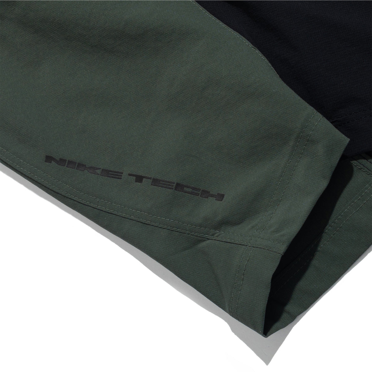 Nike Tech Helios Shirt CAMO GREEN/BLACK II2350-303