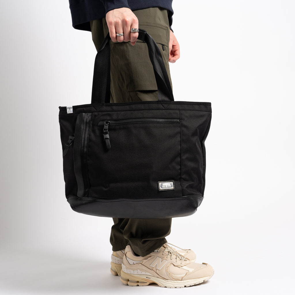 Ballistic Nylon Tote (L) Black 06132110 Capsule