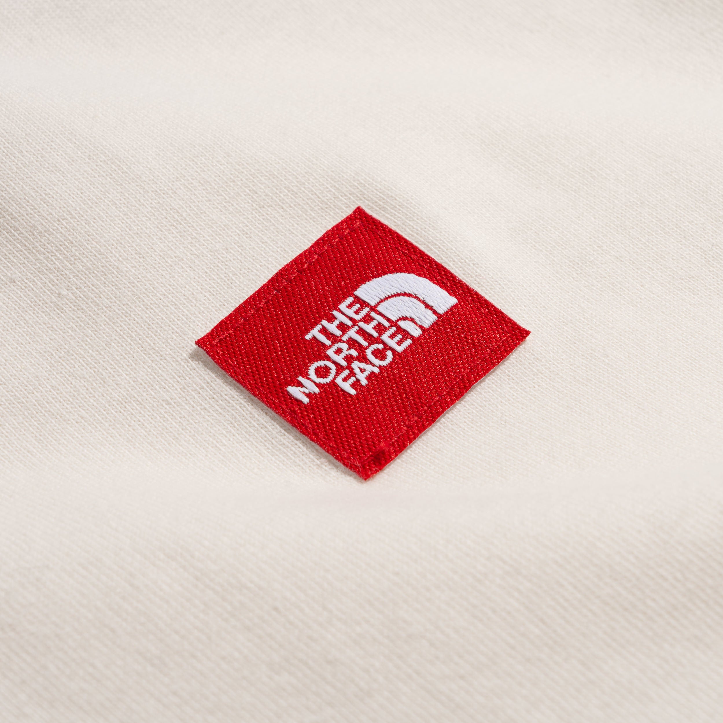 TNF Red Box S/S Tee White Dune NF0A8EG5