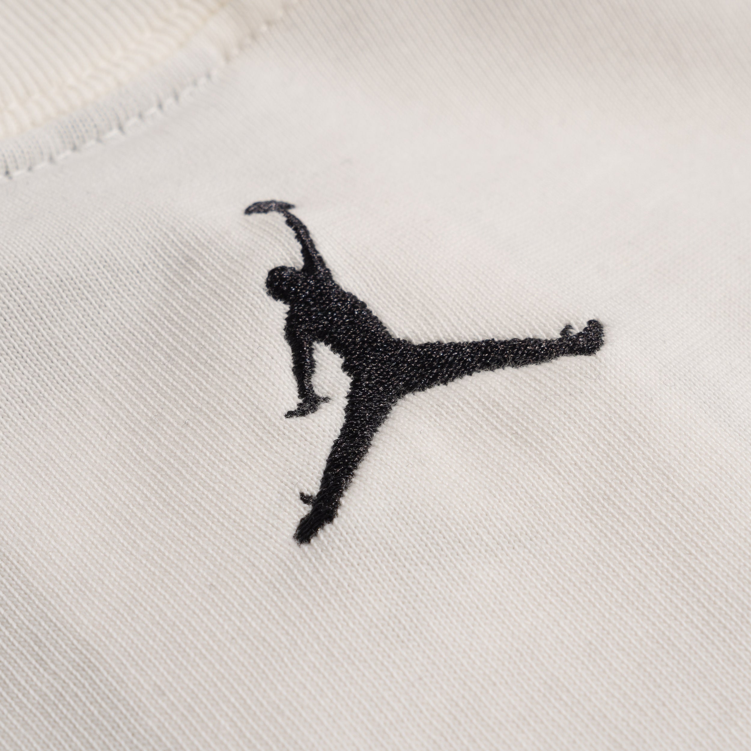 MJ BLACK CAT LS TEE Ivory IO9586-160