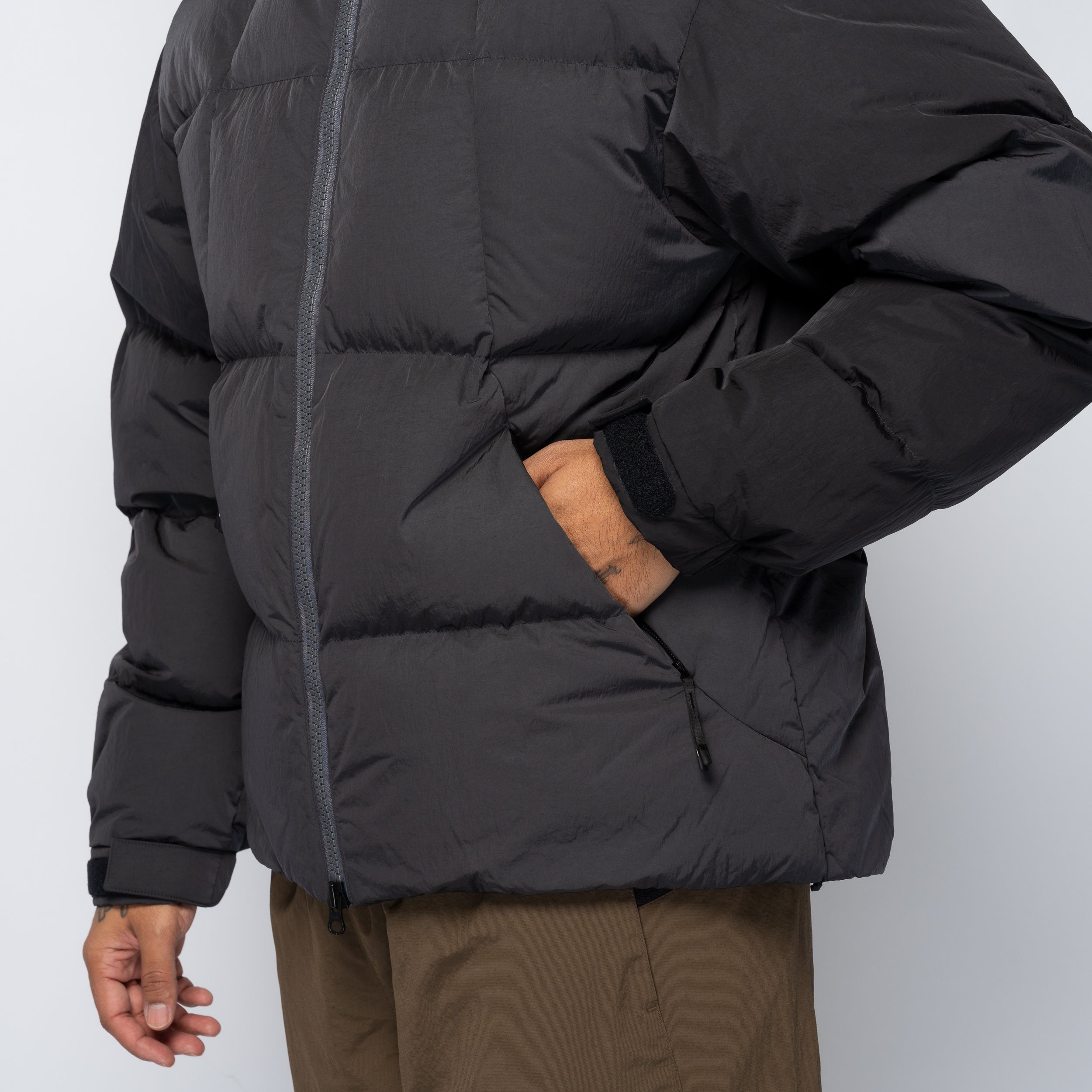 Dope Dyed Ripple Nylon Down Jacket Deep Charcoal GL25339