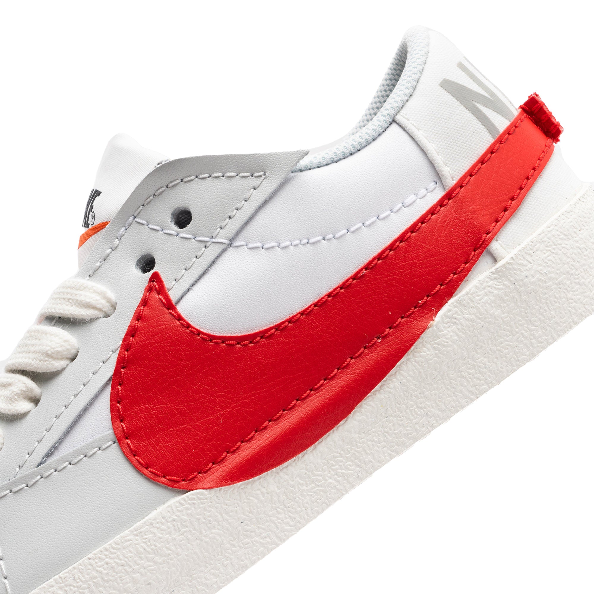 Blazer Low 77 Jumbo DQ8769-100 White