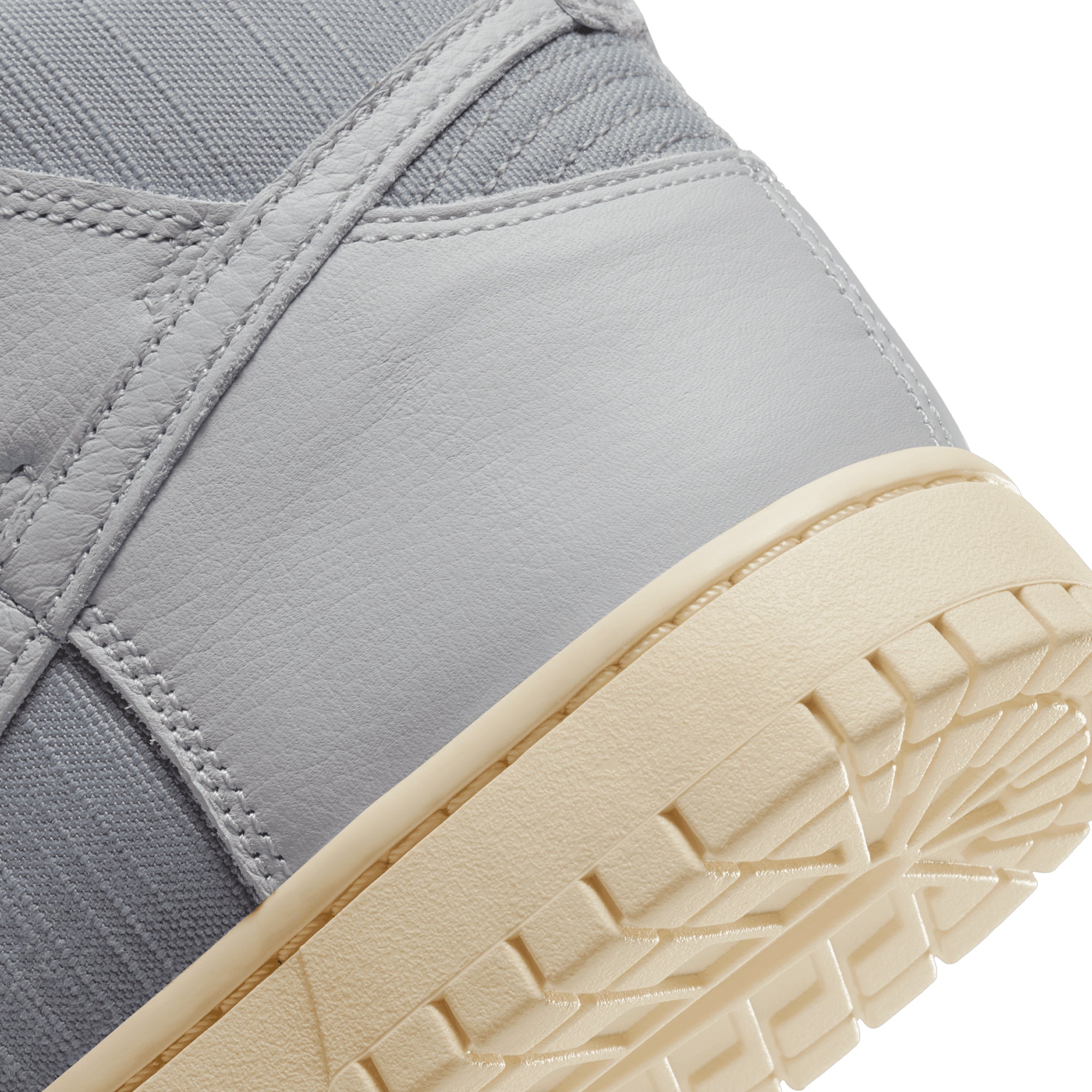 Dunk High Retro PRM DQ8800-001 Smoke Grey